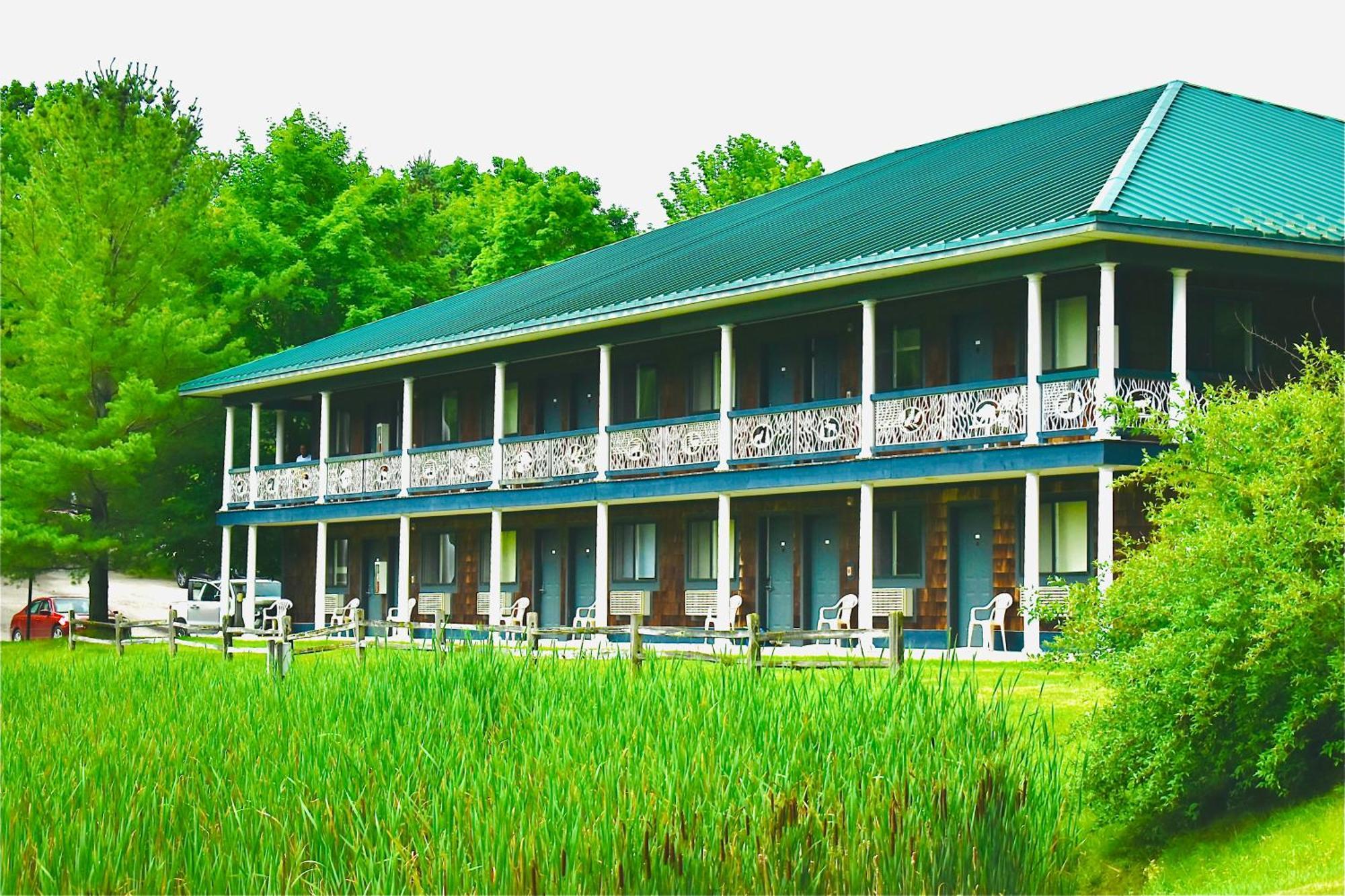 4 Season Fun At Legend Cottage Inn Bellaire Eksteriør billede